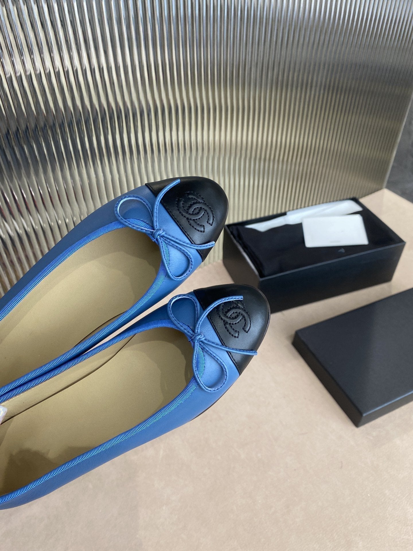 CHANEL BALLET FLATS BLUE BLACK LAMBSKIN