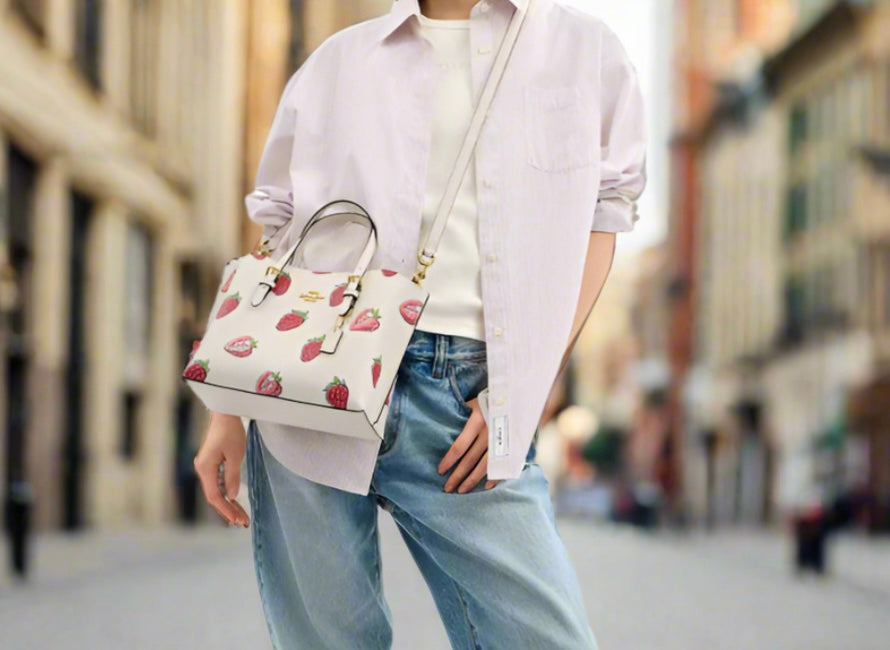 NWT Coach Mollie Tote Bag 25 With Strawberry Print