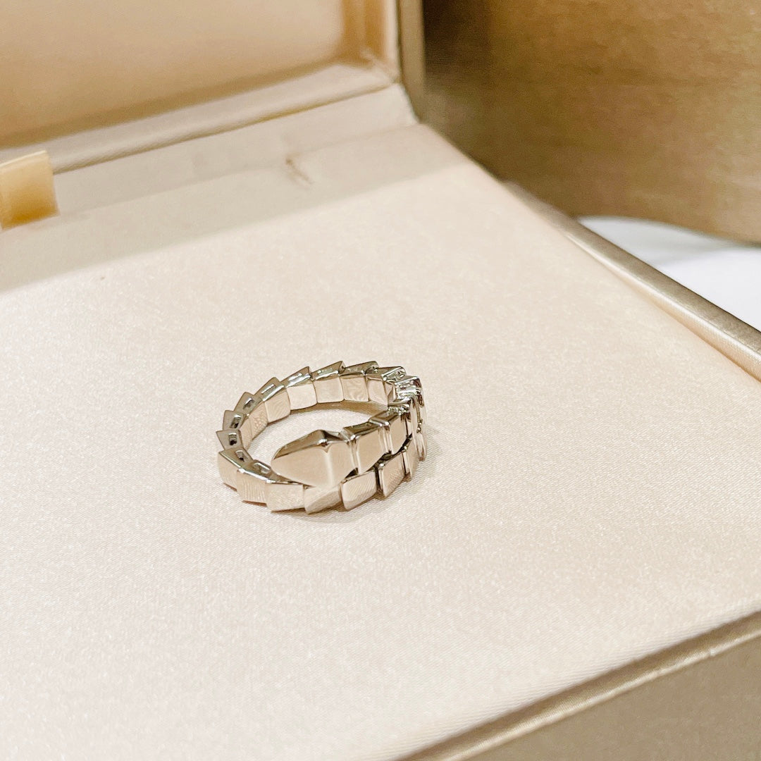 18K BVLGARI Serpenti Viper Ring