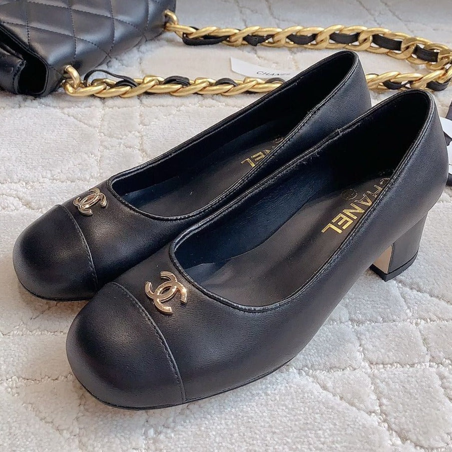 CHANEL PUMP ROUNG TOE IN BLACK SHEEPSKIN