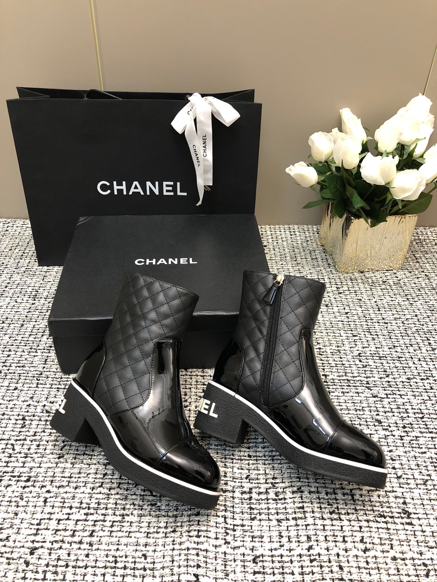 CHANEL ROUND-TOE SHORT BOOTS BLACK SHEEPSKIN